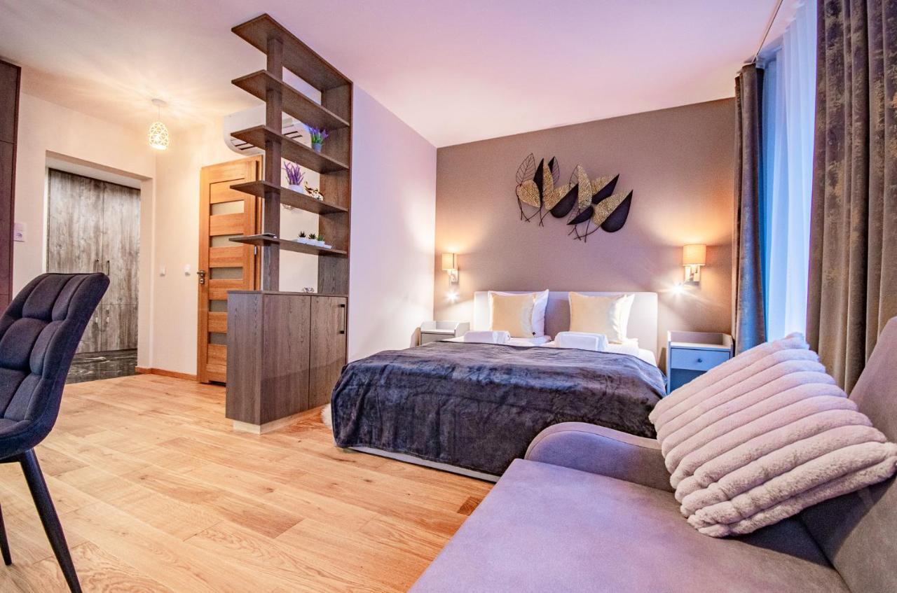 Inpoint Spacious Apartments Near Main Square & Kazimierz District Krakow Exterior photo