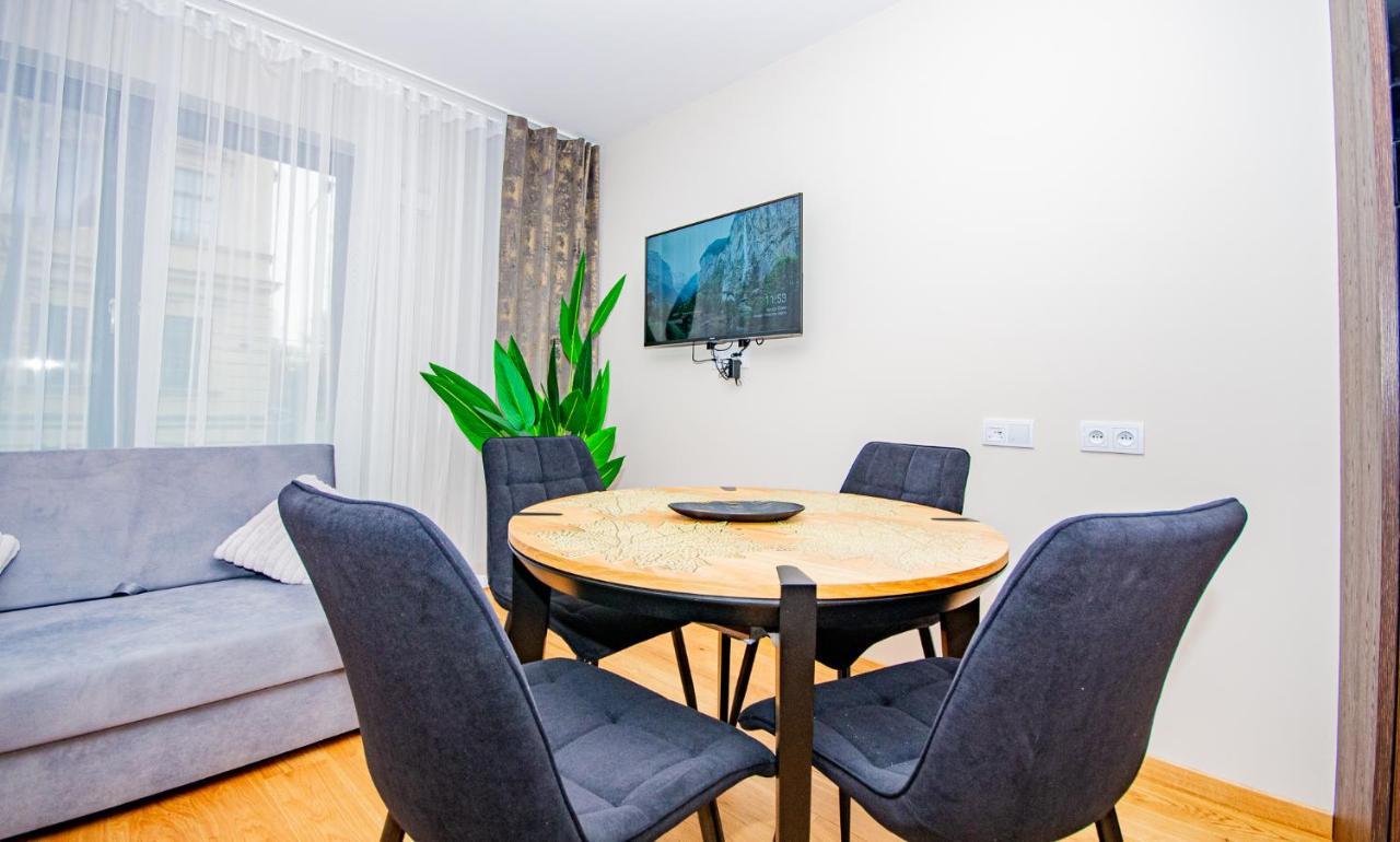 Inpoint Spacious Apartments Near Main Square & Kazimierz District Krakow Exterior photo
