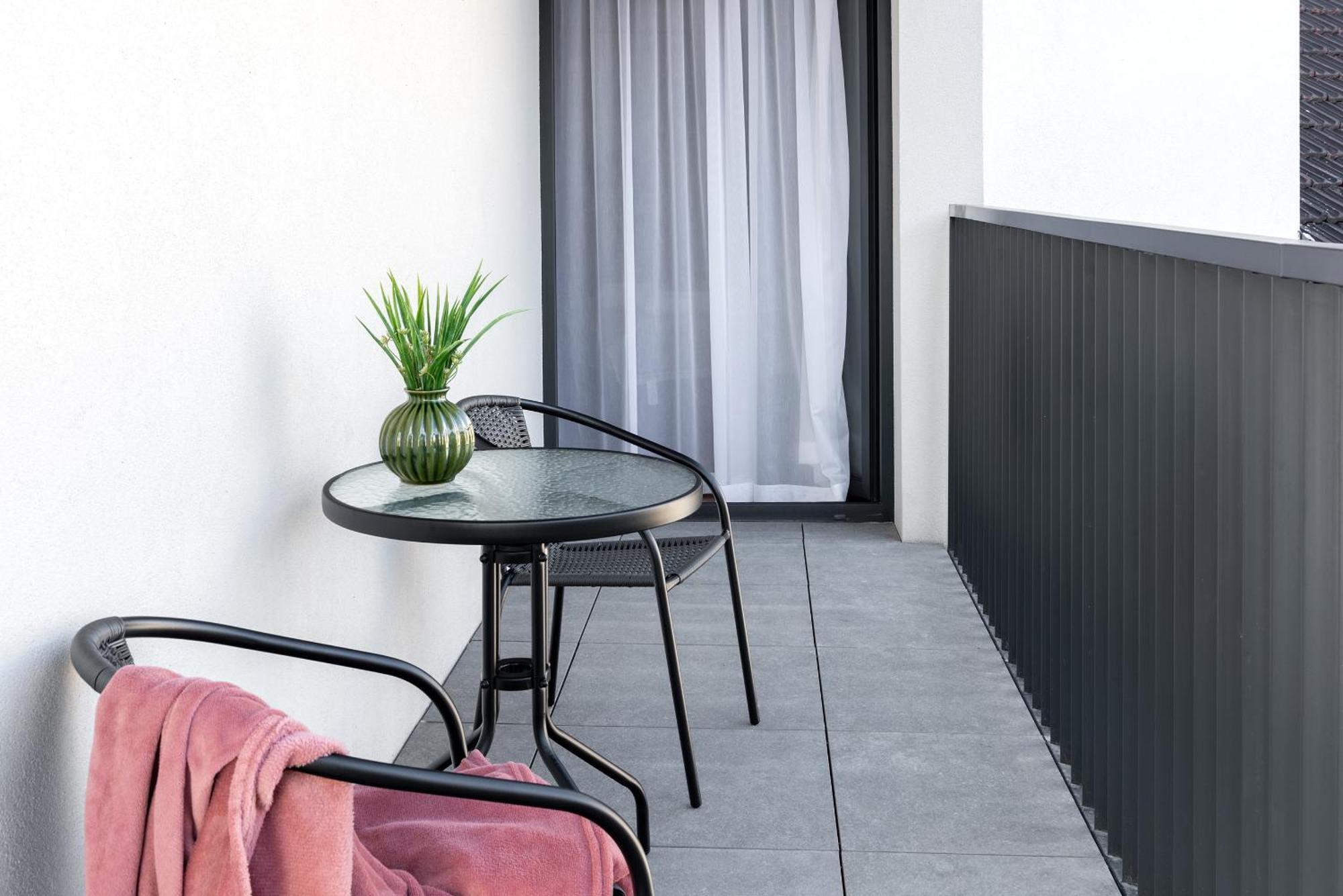 Inpoint Spacious Apartments Near Main Square & Kazimierz District Krakow Room photo